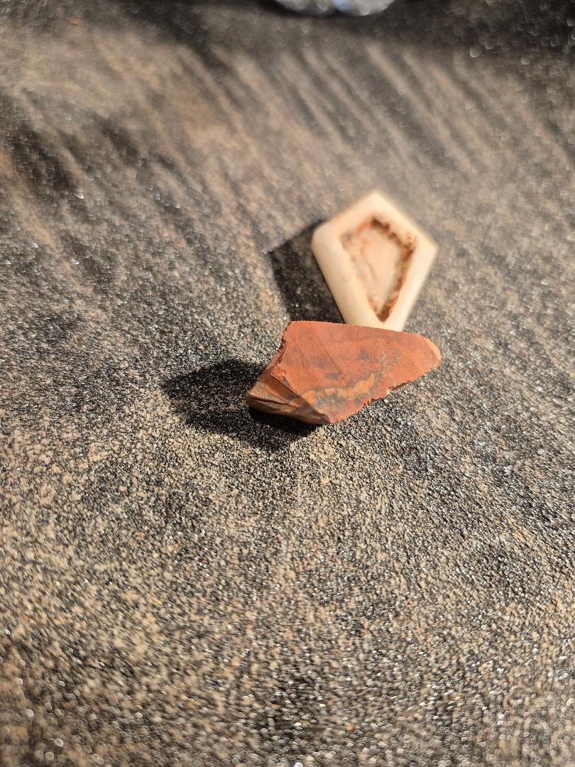 Kite-shaped pendant brown on white base art deco inspired