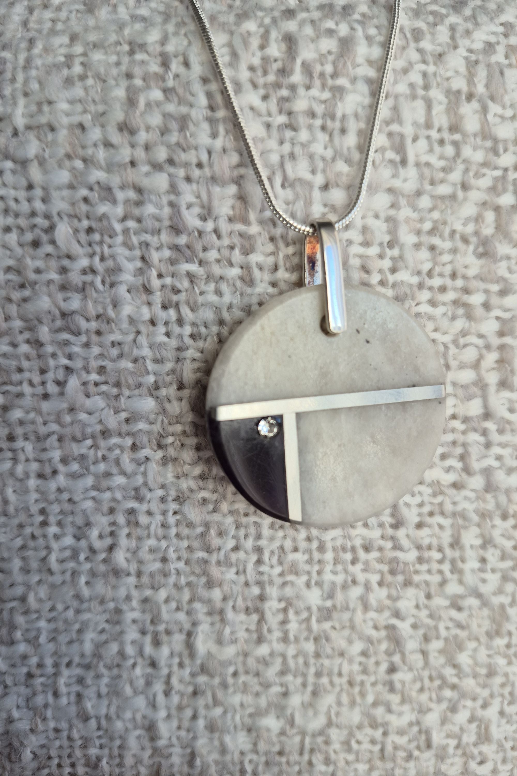 Geometric de stijl stone and silver necklace